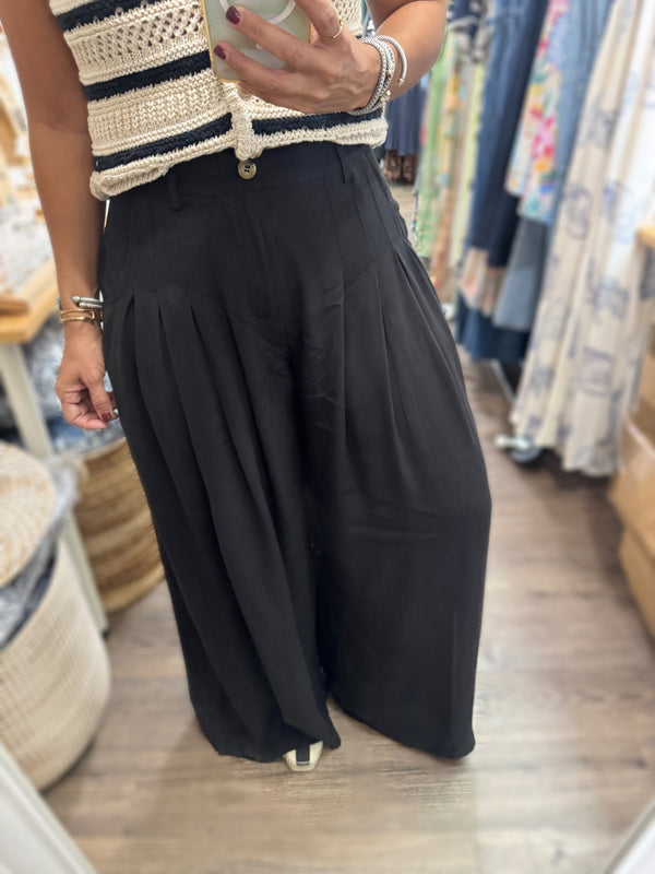 Black Pleated Pant
