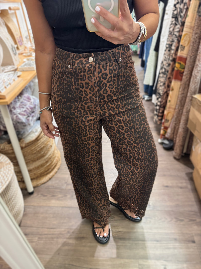 Leopard Print Scalloped Hem Jean