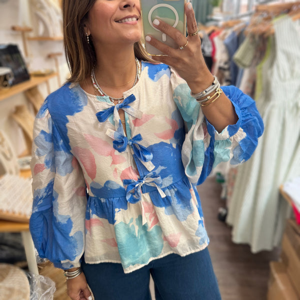 Watercolors Front Bows Top