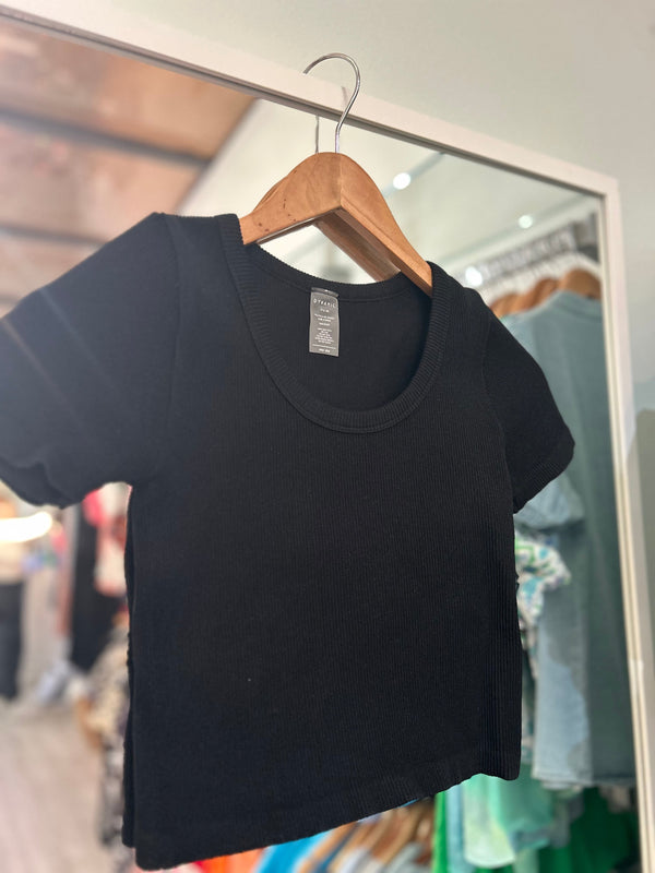 Black Basic Ribbed Top - Peplum Clothing